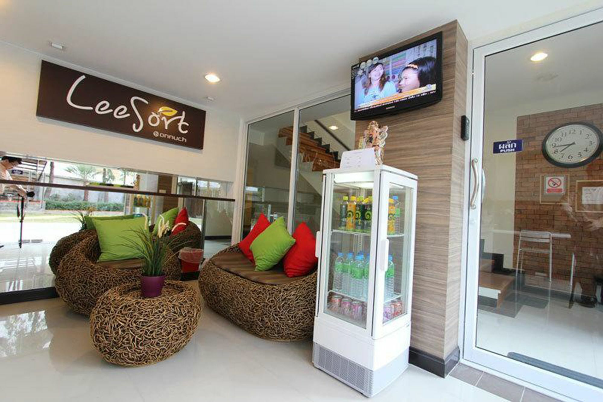 Hotel Leesort @ Onnuch Bangkok Esterno foto